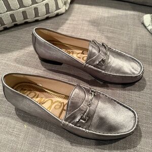 SAM EDELMAN PEWTER LEATHER LOAFER SIZE 8